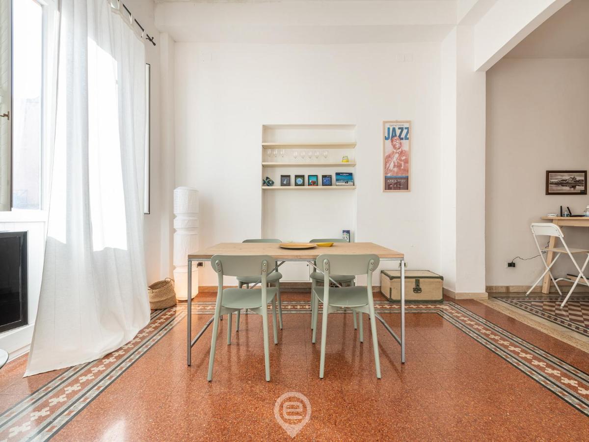 Mirabel Apartment - Wonderful Flat In City Center Cagliari Bagian luar foto