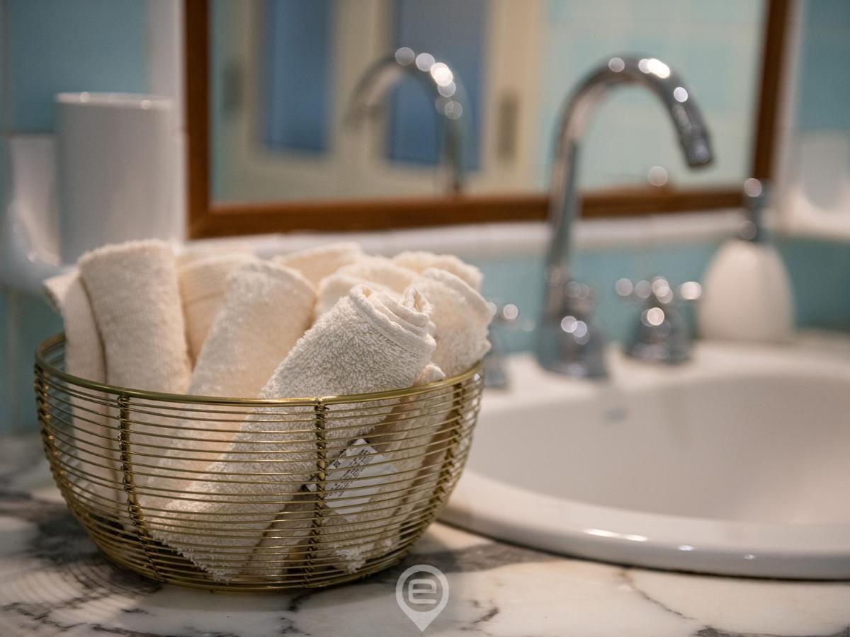 Mirabel Apartment - Wonderful Flat In City Center Cagliari Bagian luar foto