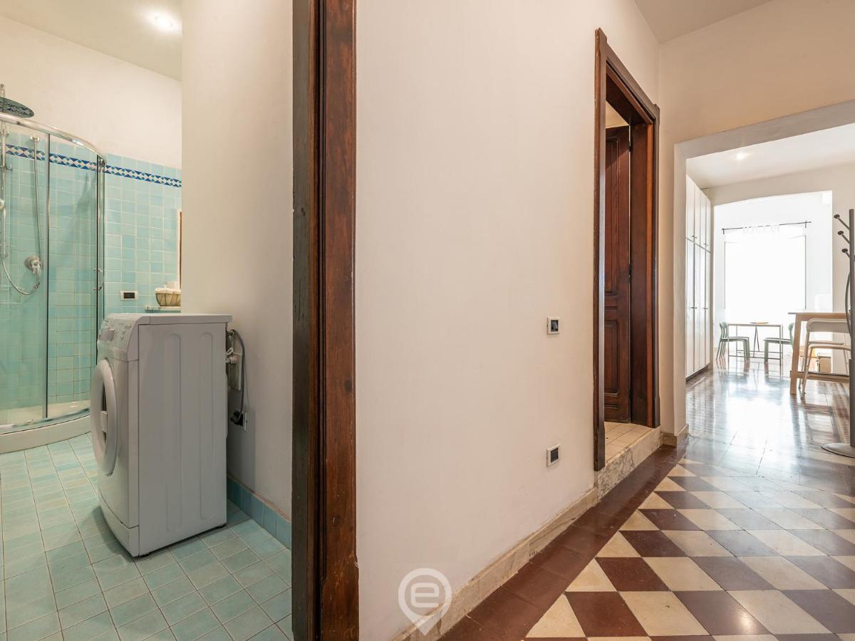 Mirabel Apartment - Wonderful Flat In City Center Cagliari Bagian luar foto