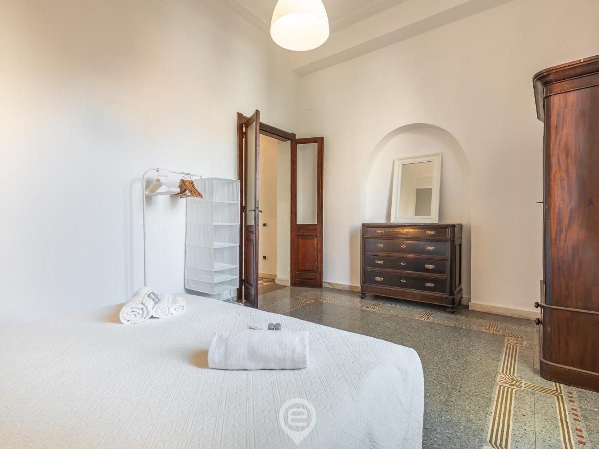 Mirabel Apartment - Wonderful Flat In City Center Cagliari Bagian luar foto