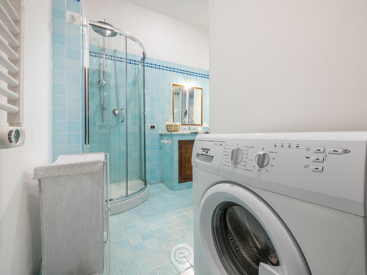Mirabel Apartment - Wonderful Flat In City Center Cagliari Bagian luar foto