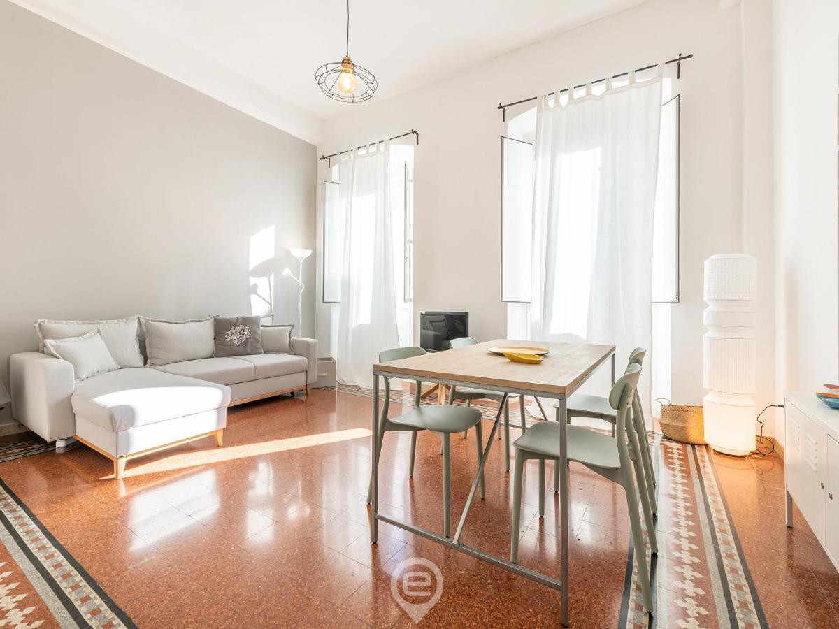 Mirabel Apartment - Wonderful Flat In City Center Cagliari Bagian luar foto