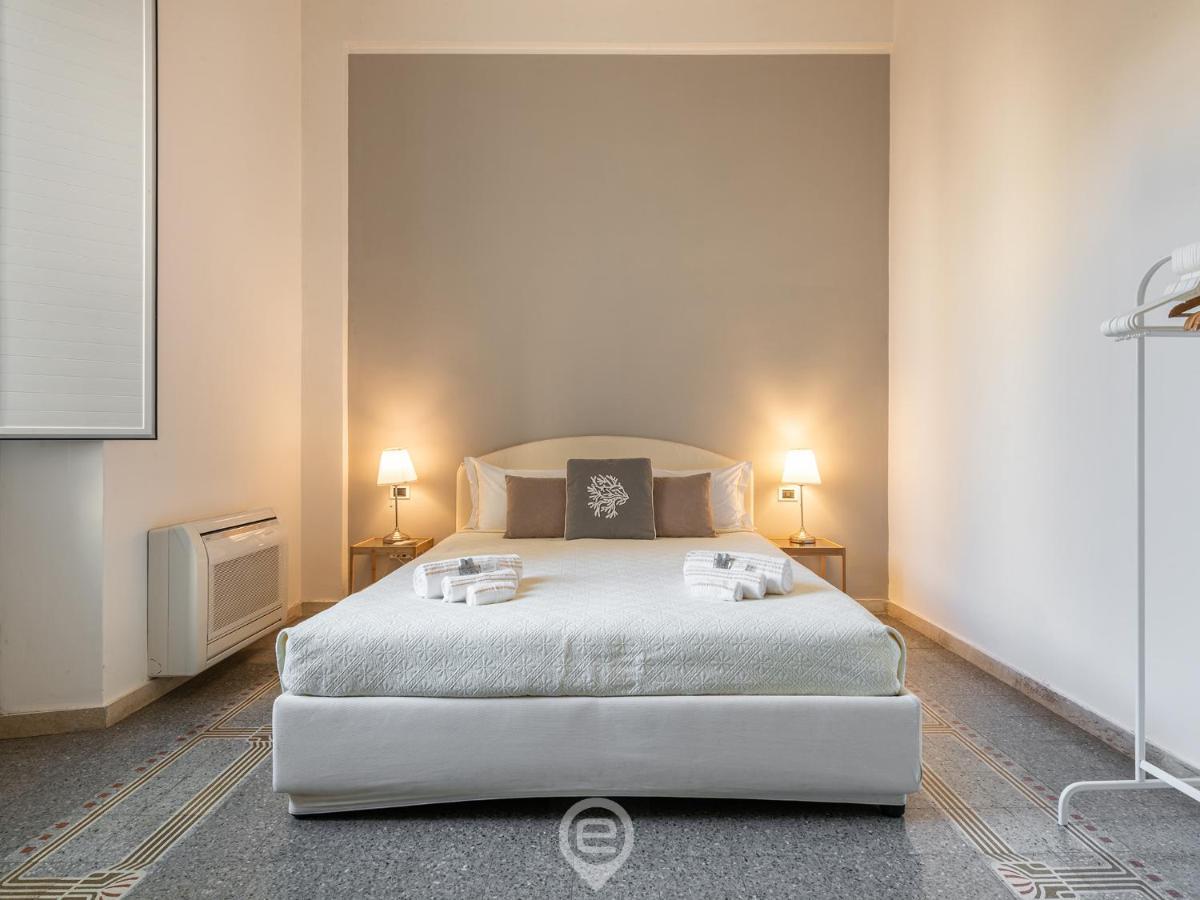 Mirabel Apartment - Wonderful Flat In City Center Cagliari Bagian luar foto