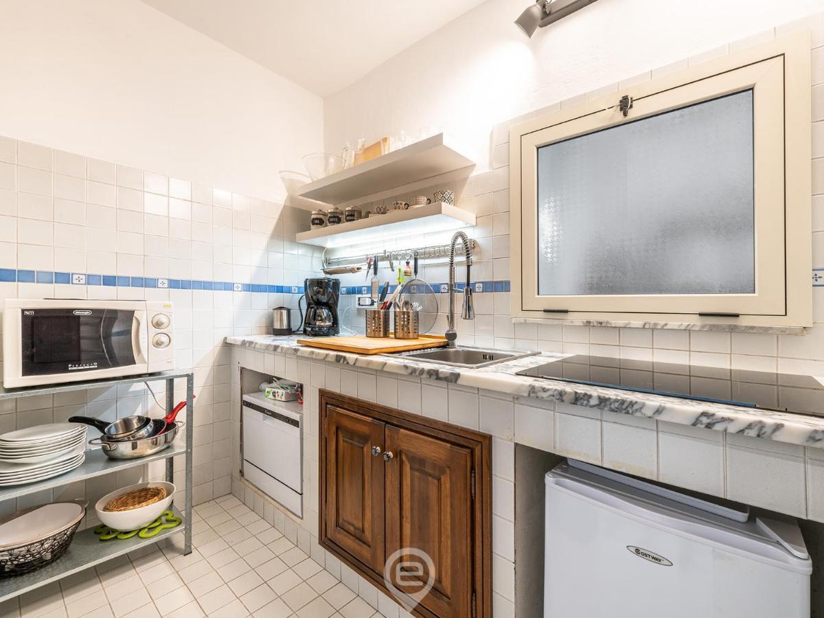 Mirabel Apartment - Wonderful Flat In City Center Cagliari Bagian luar foto